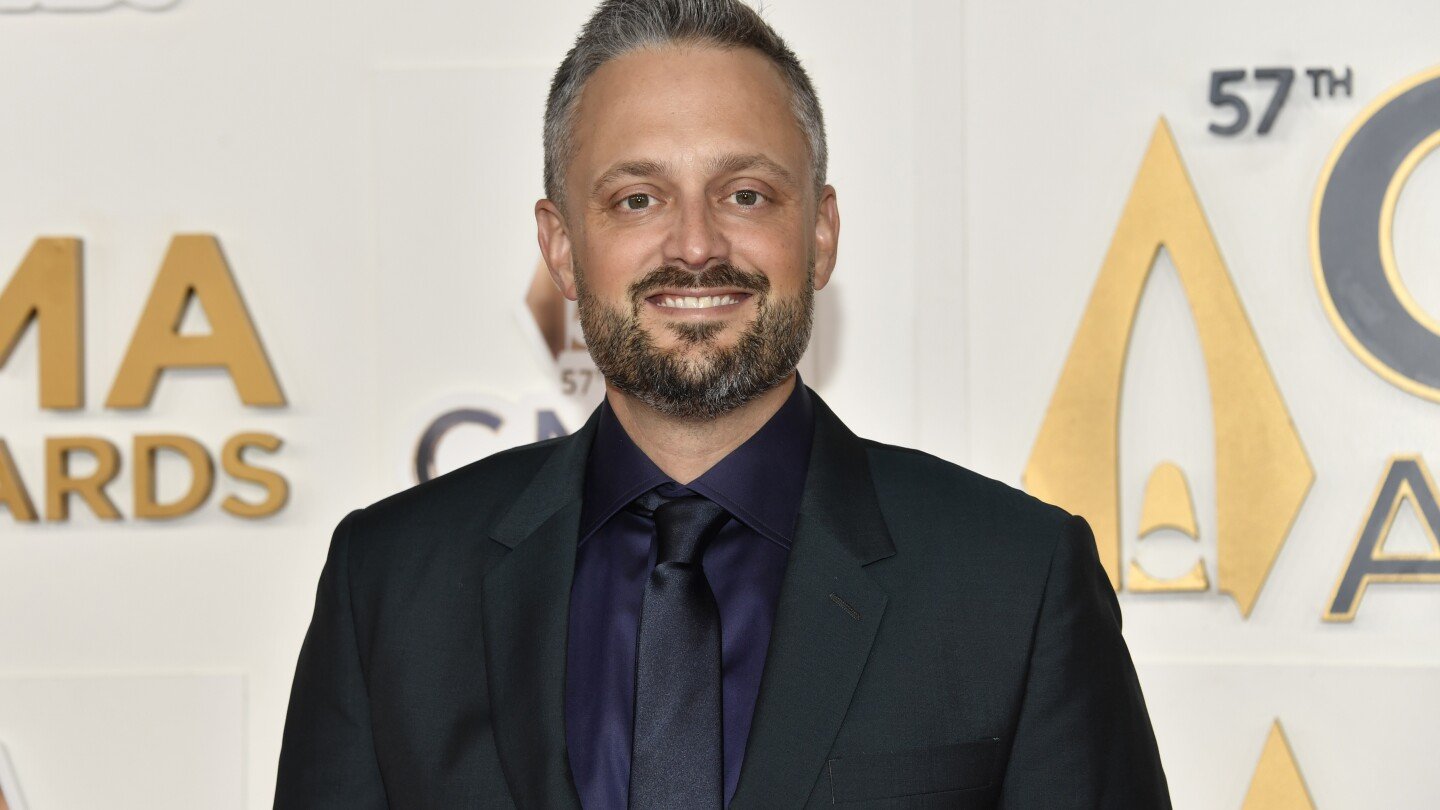 nate-bargatze-will-host-the-2025-emmy-awards
