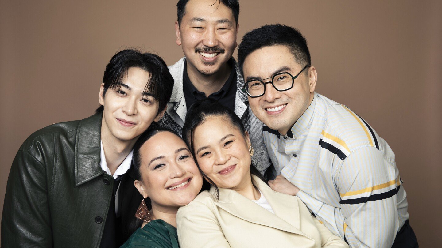 in-‘the-wedding-banquet,’-a-queer-landmark-is-reborn-for-today