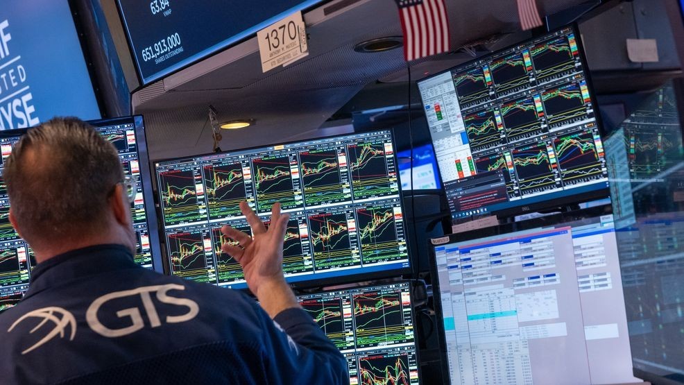 dollars-&-decisions:-financial-advice-from-experts-on-stock-market-volatility