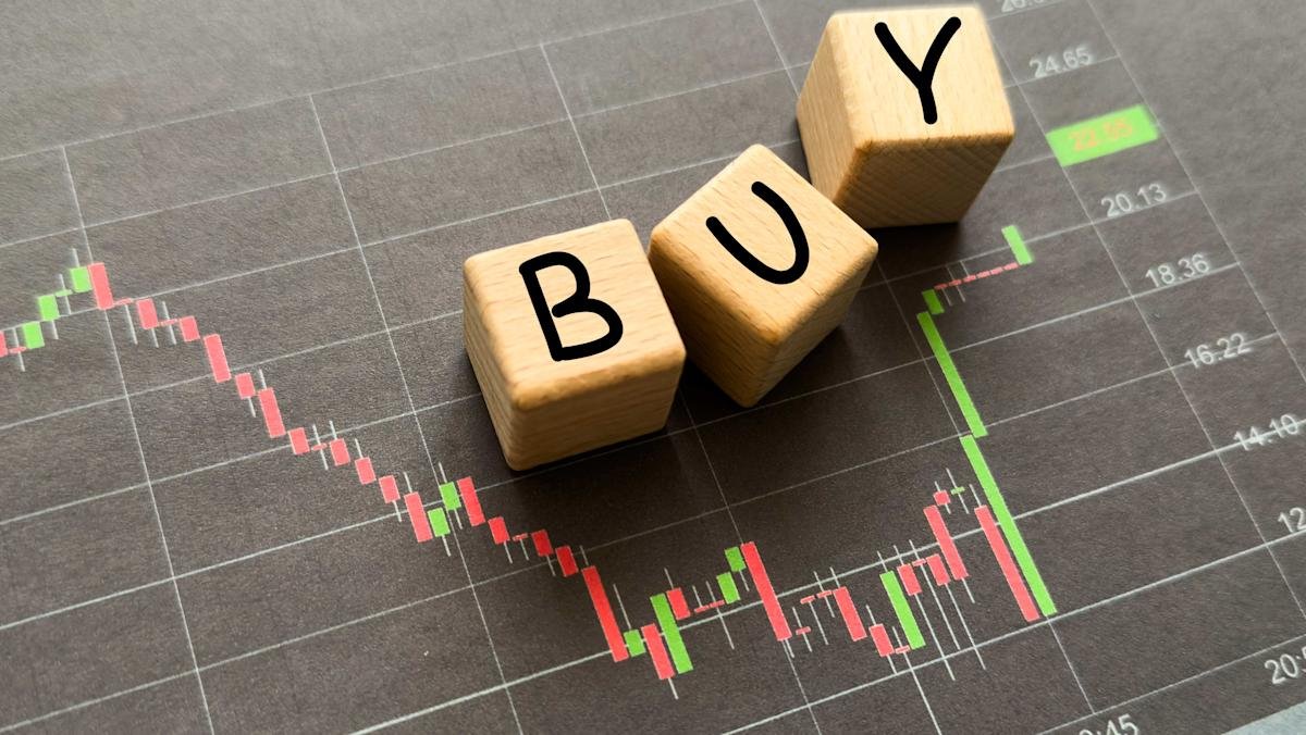 why-wealthy-investors-are-buying-the-stock-market-dip