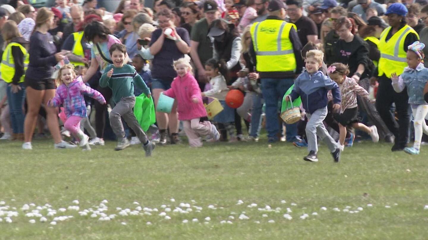 sweets-from-the-sky!-a-helicopter-marshmallow-drop-thrills-kids-in-suburban-detroit
