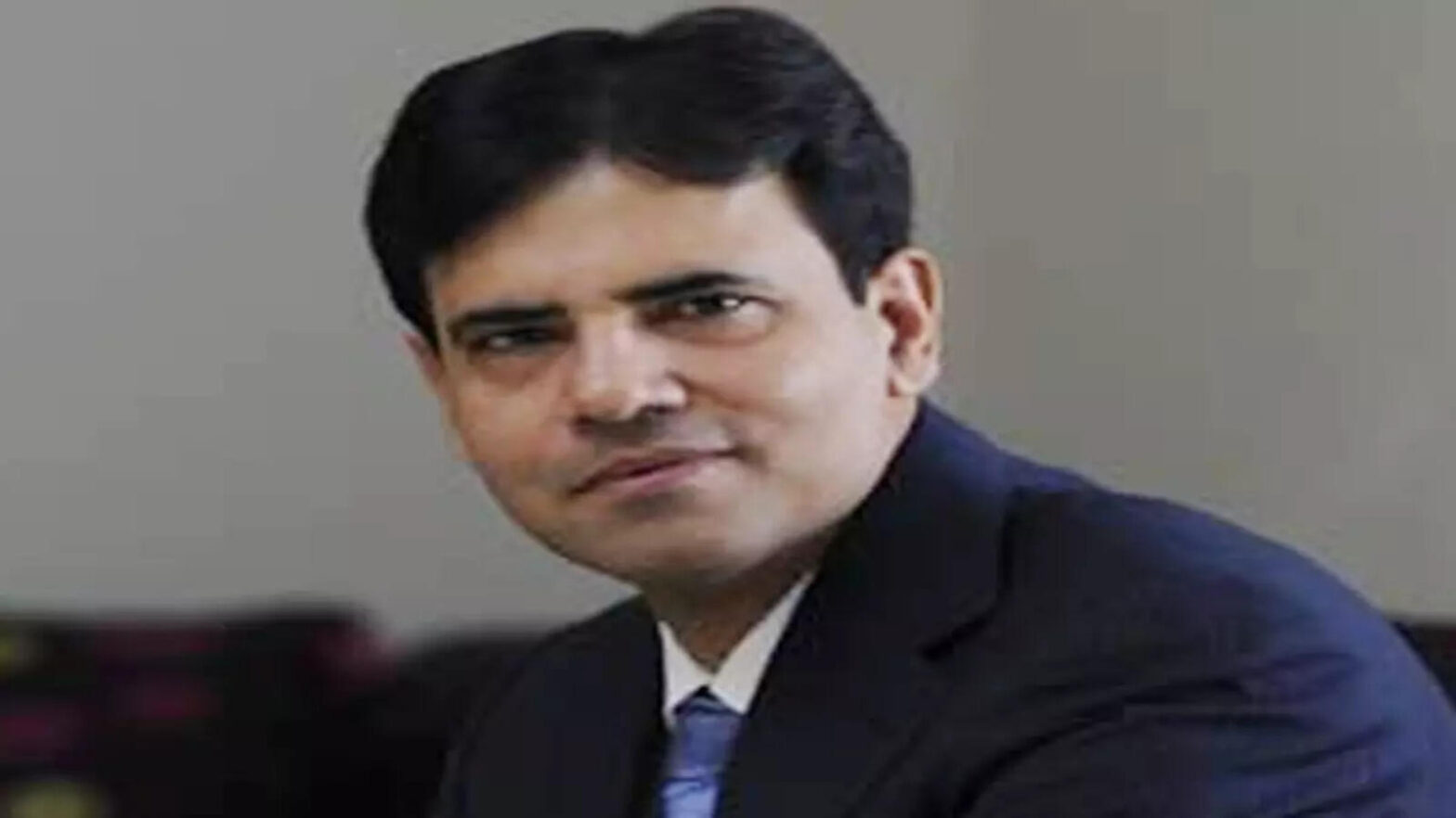 going-contra?-it’s-time-has-not-come;-stick-to-consumer,-infrastructure-stocks:-sandip-sabharwal