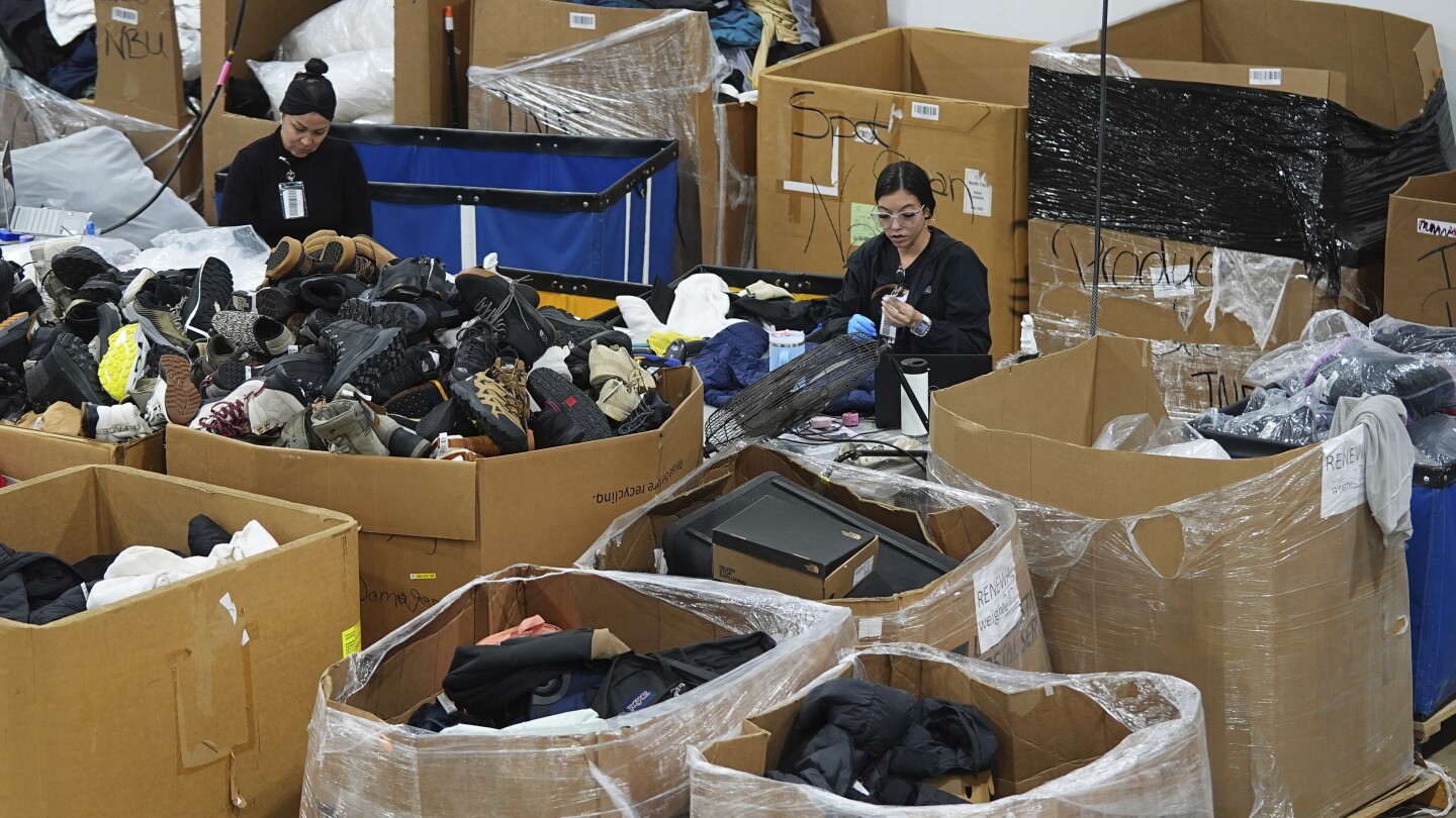 secondhand-stores-are-poised-to-benefit-if-us-tariffs-drive-up-new-clothing-costs