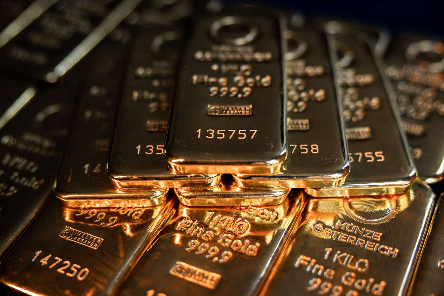 mining-stocks-still-have-room-to-rise-as-gold-hits-record-high,-jefferies-says