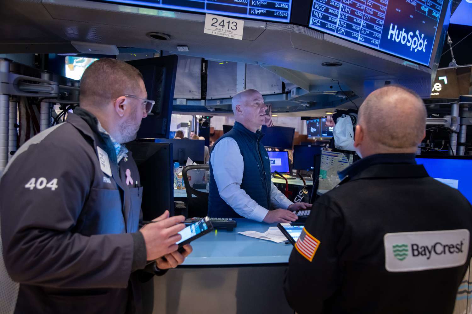 dow-jones-today:-stock-futures-surge-as-trump-says-china-tariffs-will-come-down,-fed-chair-powell-won’t-be-fired