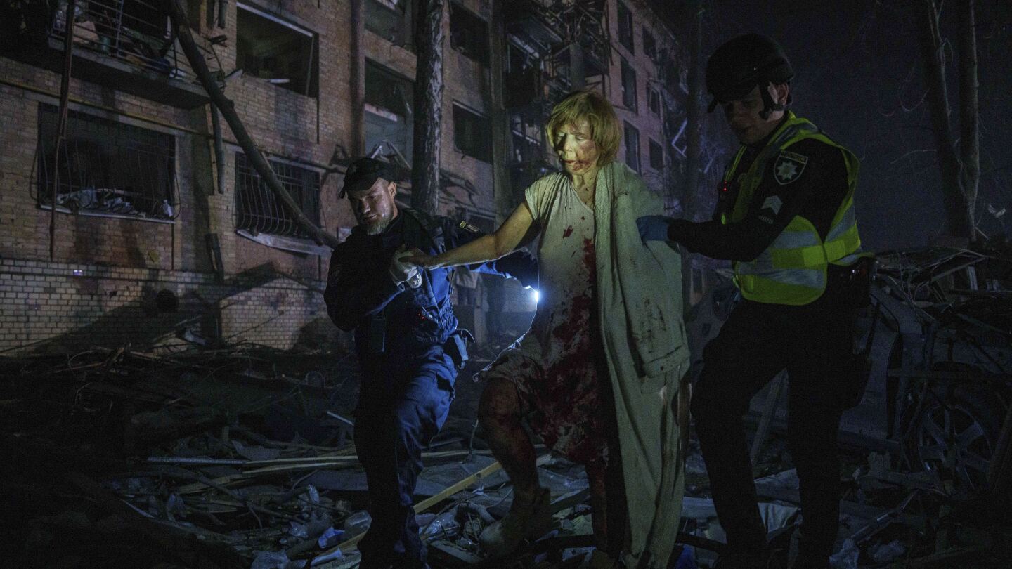 ap-photos:-kyiv-pummeled-by-deadly-russian-drone-and-missile-strikes