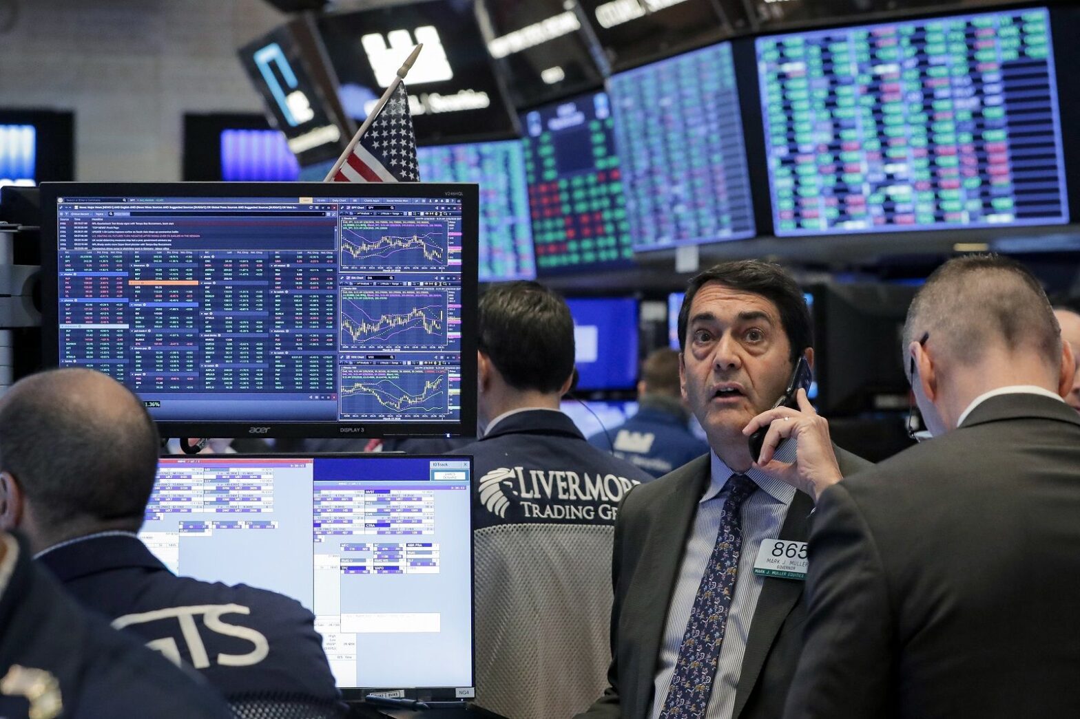 us-stock-market-live:-s&p-500-futures-rise-after-alphabet-earnings-beat,-three-day-of-gains