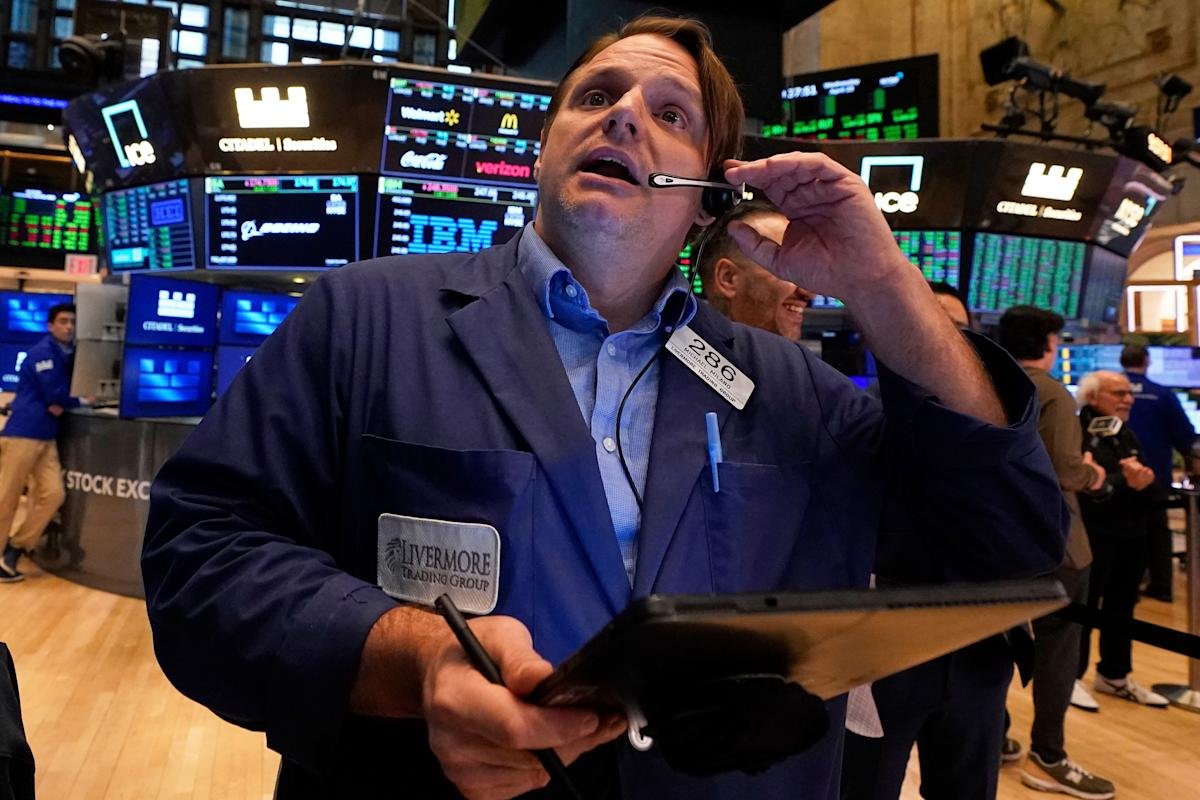 stock-market-today:-us-stock-futures-slip-as-wall-street-weighs-easing-trade-tensions