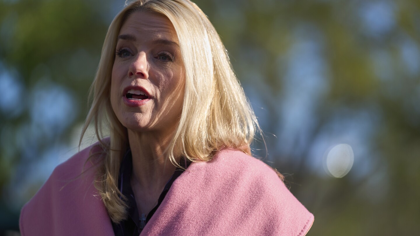 justice-department-to-resume-issuing-subpoenas-to-journalists-as-part-of-leaks-crackdown,-bondi-says