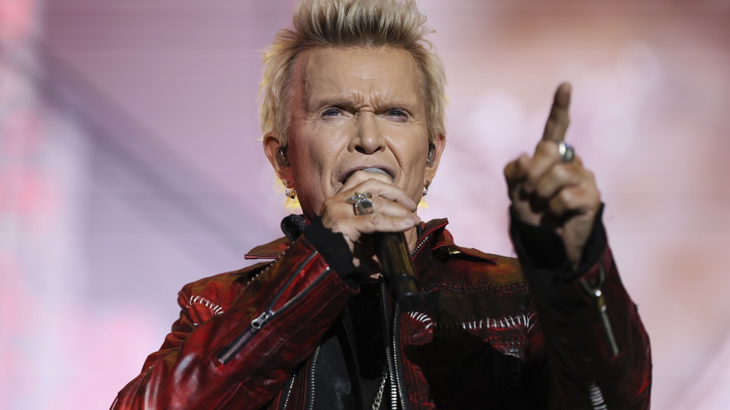 billy-idol-on-his-first-album-in-over-a-decade,-surviving-addiction,-the-rock-hall-and-more