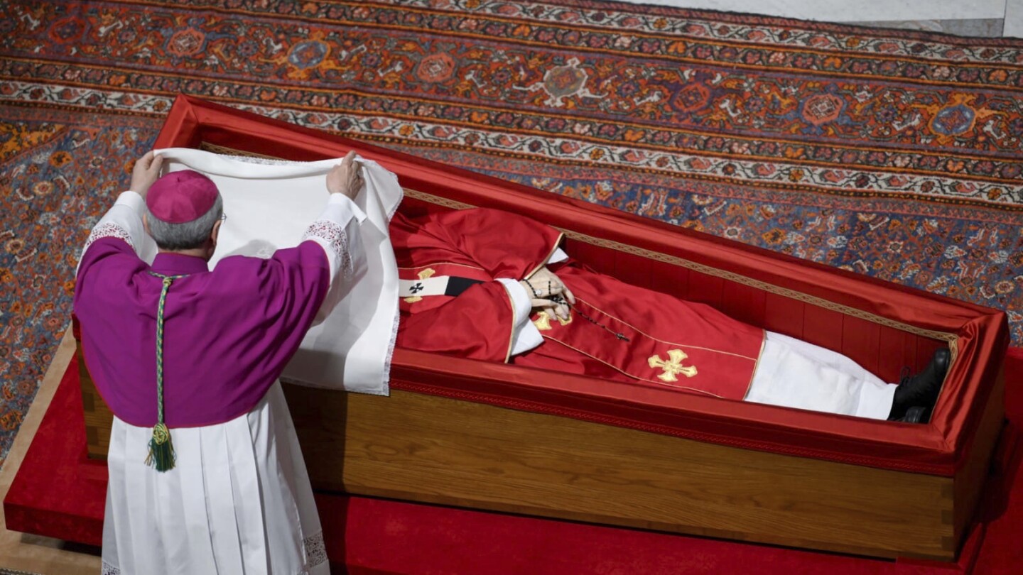 pope-francis’-funeral-is-set-to-begin,-in-a-ceremony-he-helped-reimagine
