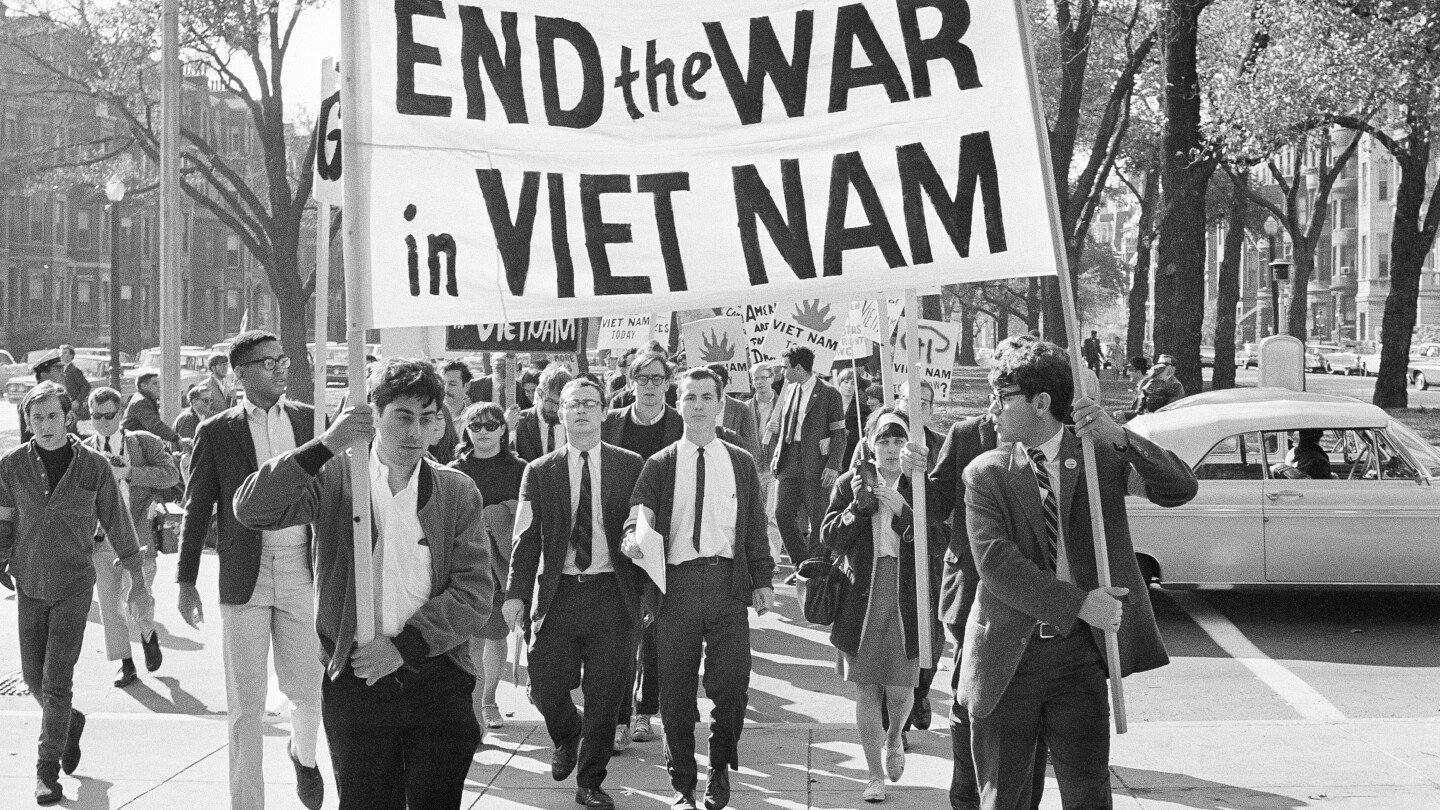 the-end-of-the-vietnam-war-was-also-a-turning-point-for-protest-songs