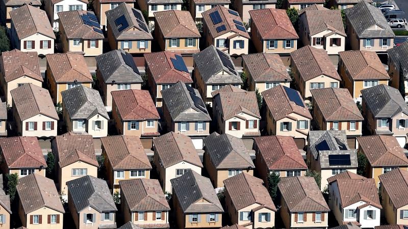 tariffs-and-stock-market-volatility-are-clouding-spring-home-shopping-season