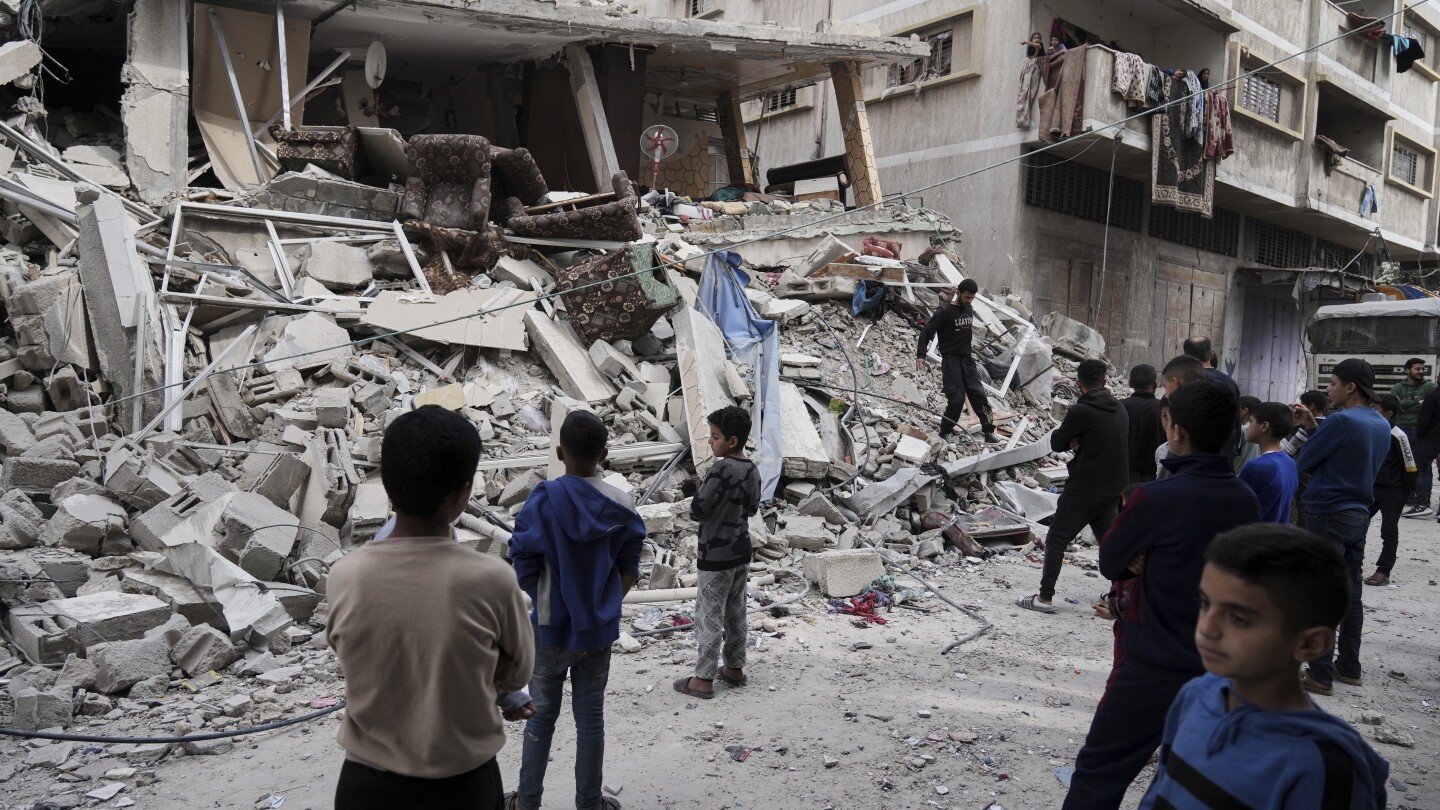 gaza’s-health-ministry-reports-51-deaths-from-israeli-strikes,-bringing-war’s-toll-to-over-52,000