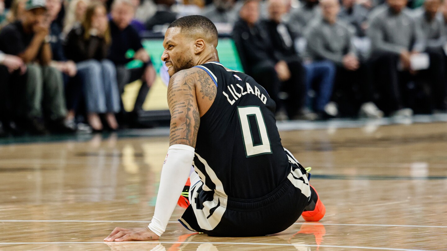 bucks’-lillard-leaves-game-4-of-pacers-series-with-injury-to-his-lower-left-leg