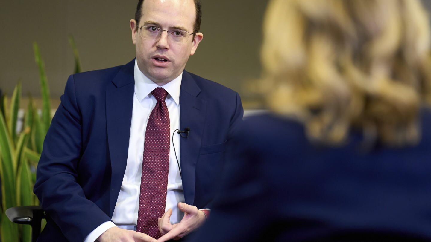 former-jan.-6-prosecutor-warns-trump’s-pardons-could-encourage-future-political-violence