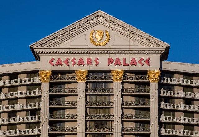 caesars-exec-offers-theory-on-gamblers,-stock-market-as-talk-of-recession-grows