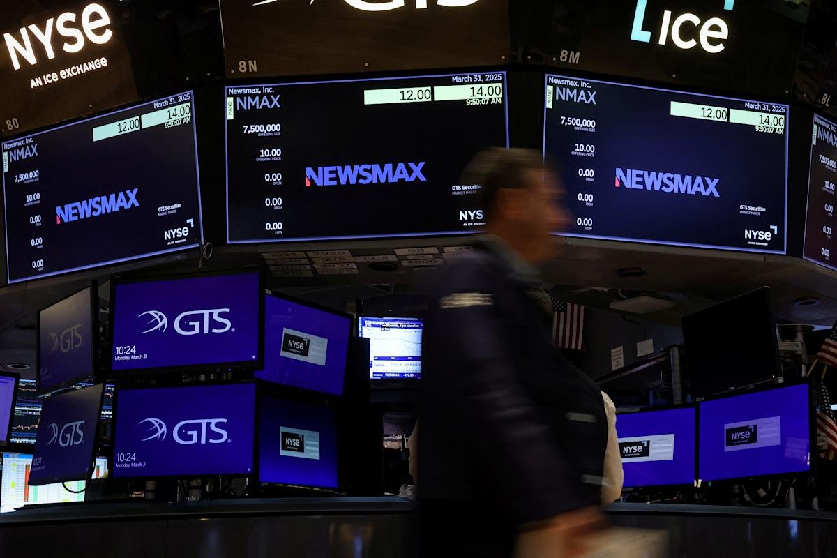 newsmax-stock-plummets-over-40%-after-wild-post-ipo-rally-pushed-company-value-north-of-$20-billion