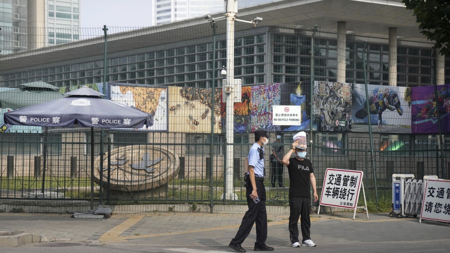 us-bans-government-personnel-in-china-from-romantic-or-sexual-relations-with-chinese-citizens