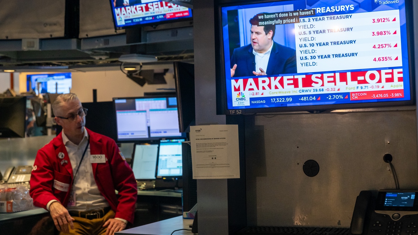 us.-stocks-tumble-on-global-trade-war-fears-over-new-tariffs