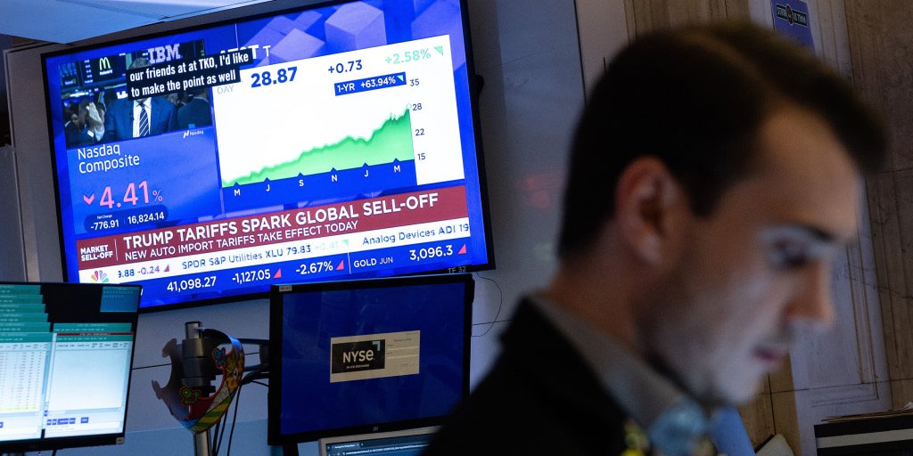 as-the-stock-market-falls,-trump-haunted-by-his-discredited-campaign-promises