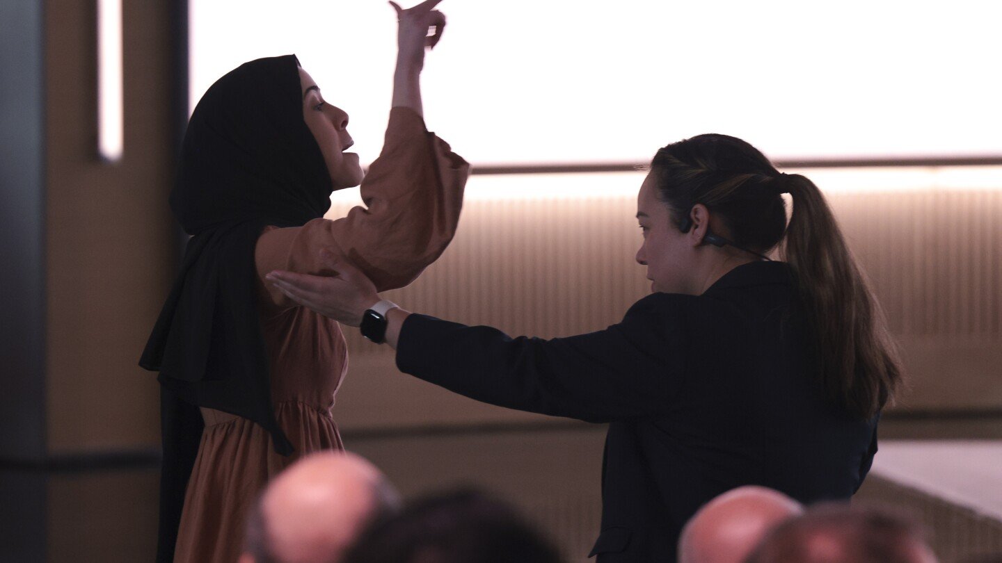 pro-palestinian-protester-interrupts-microsoft’s-50th-anniversary-party-over-israel-contract