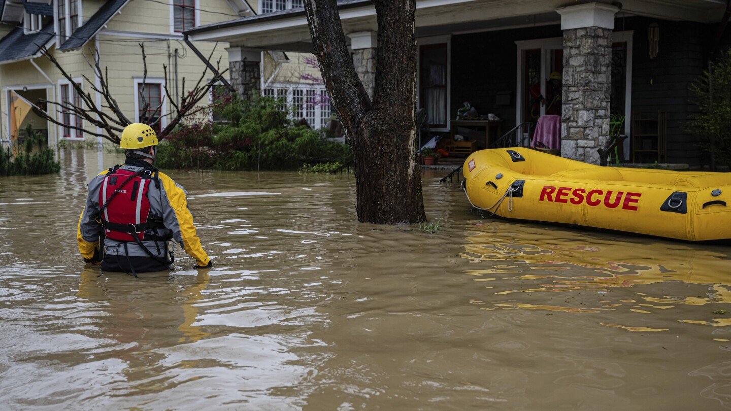 at-least-16-dead-in-flooding-and-tornadoes-as-storms-slash-us-south-and-midwest