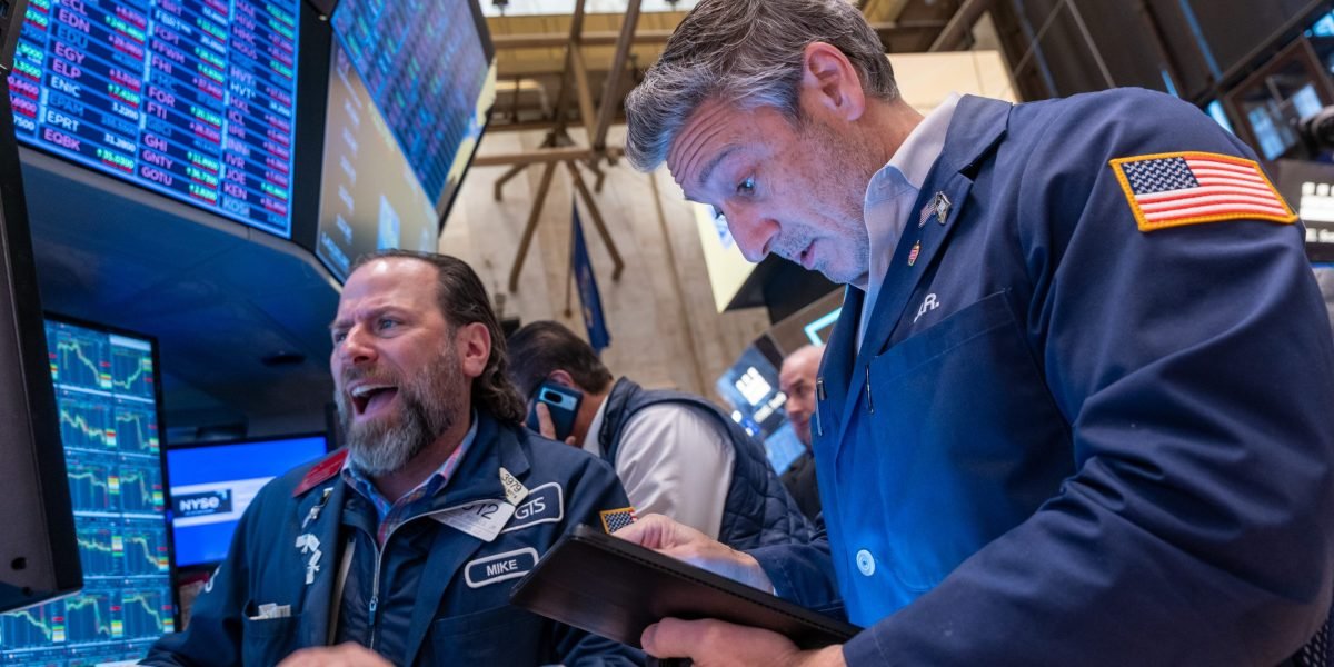 dow-futures-sink-1,500-points-as-stock-market-rout-continues-on-trump-trade-war