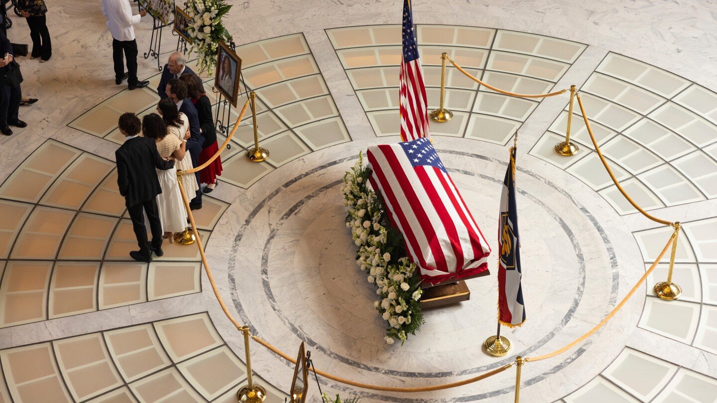 former-us-rep.-mia-love-honored-in-utah-after-brain-cancer-death