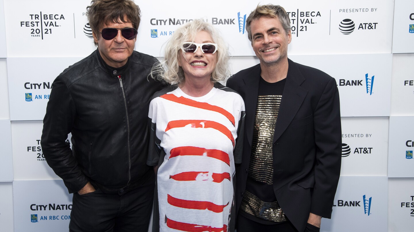 clem-burke,-multifaceted-drummer-of-iconic-rock-group-blondie,-has-died