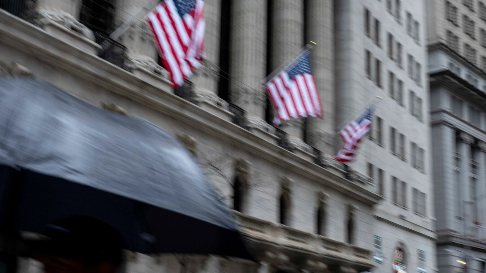 wall-street-bursts-with-anger-over-tariff-‘stupidity’