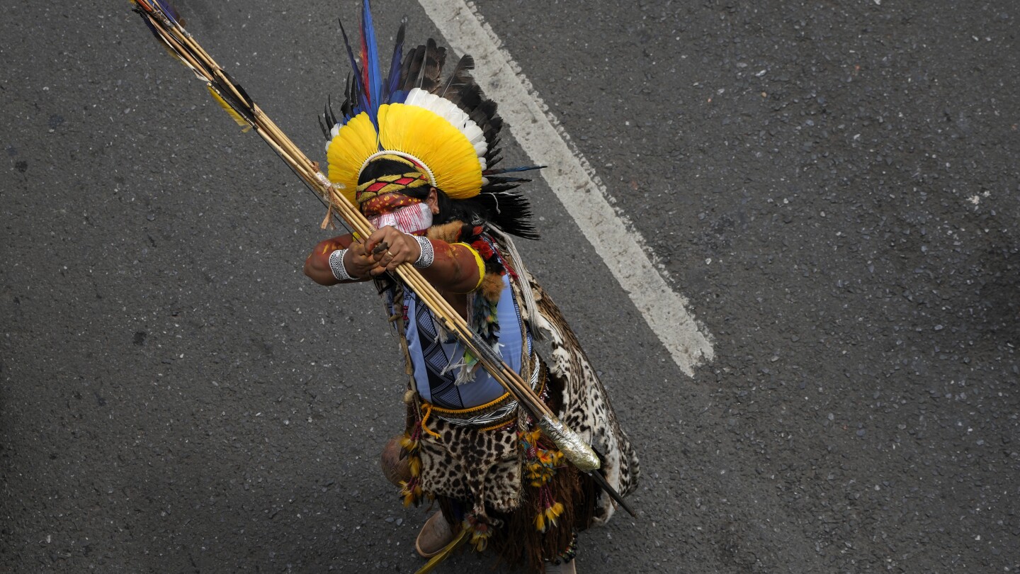 indigenous-march-in-brazil-to-demand-more-land-be-set-aside-for-their-stewardship