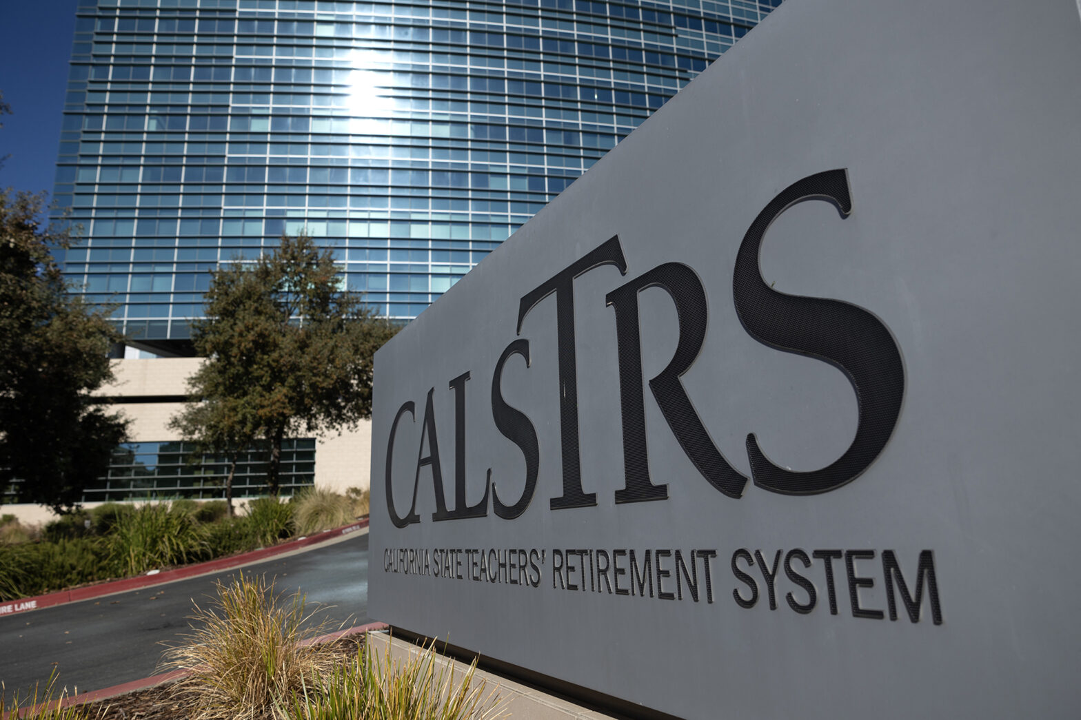 california’s-big-pension-funds-lost-billions-in-stock-market-selloff.-can-they-recover-in-time?