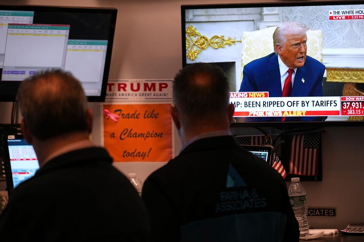 trump’s-china-tariffs-send-stocks-tumbling-as-‘fomo’-rally-fades,-s&p-500-closes-at-lowest-level-in-a-year