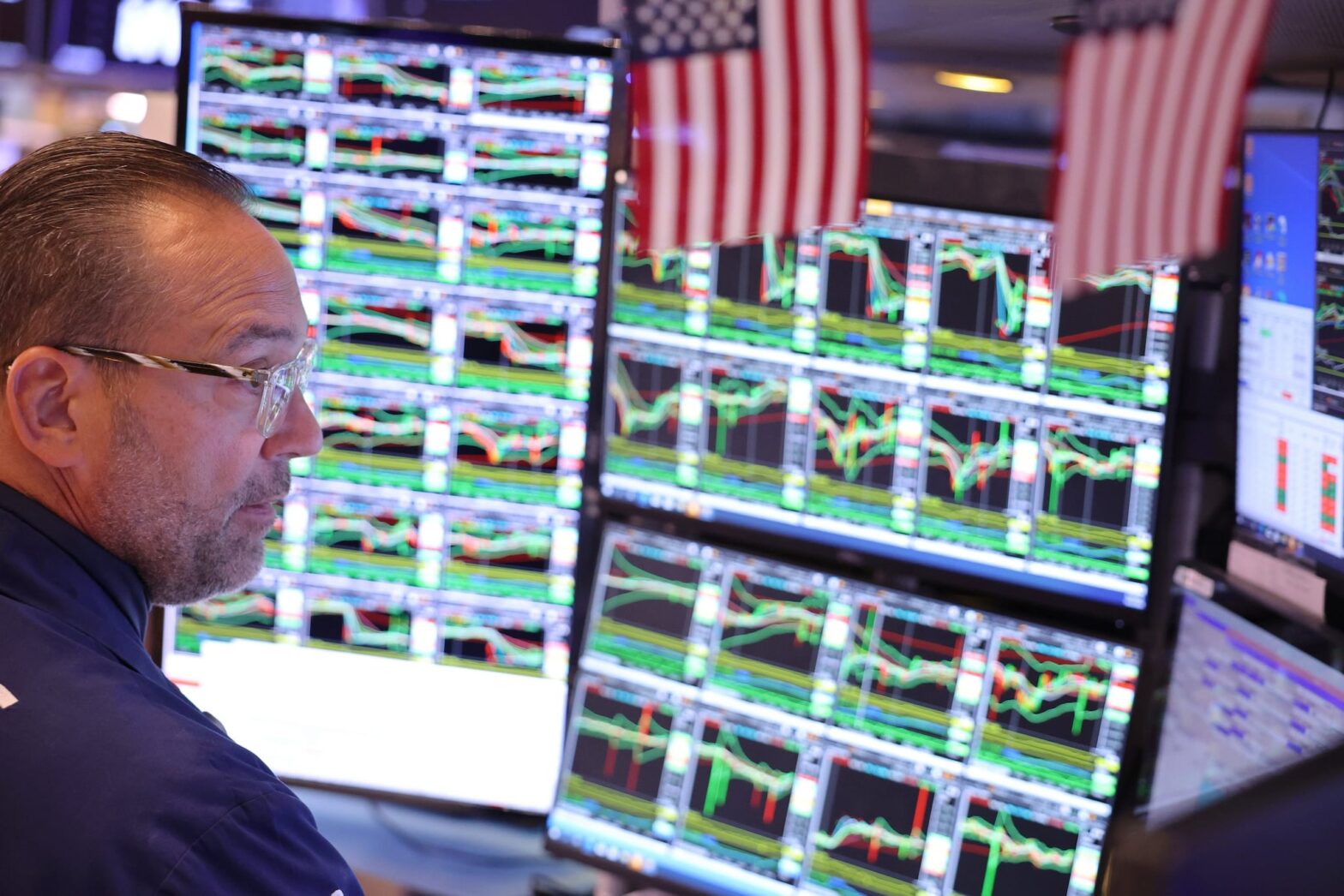 us-stock-market-live:-dow-futures-fall-300-points-as-reciprocal-tariffs-set-to-take-effect