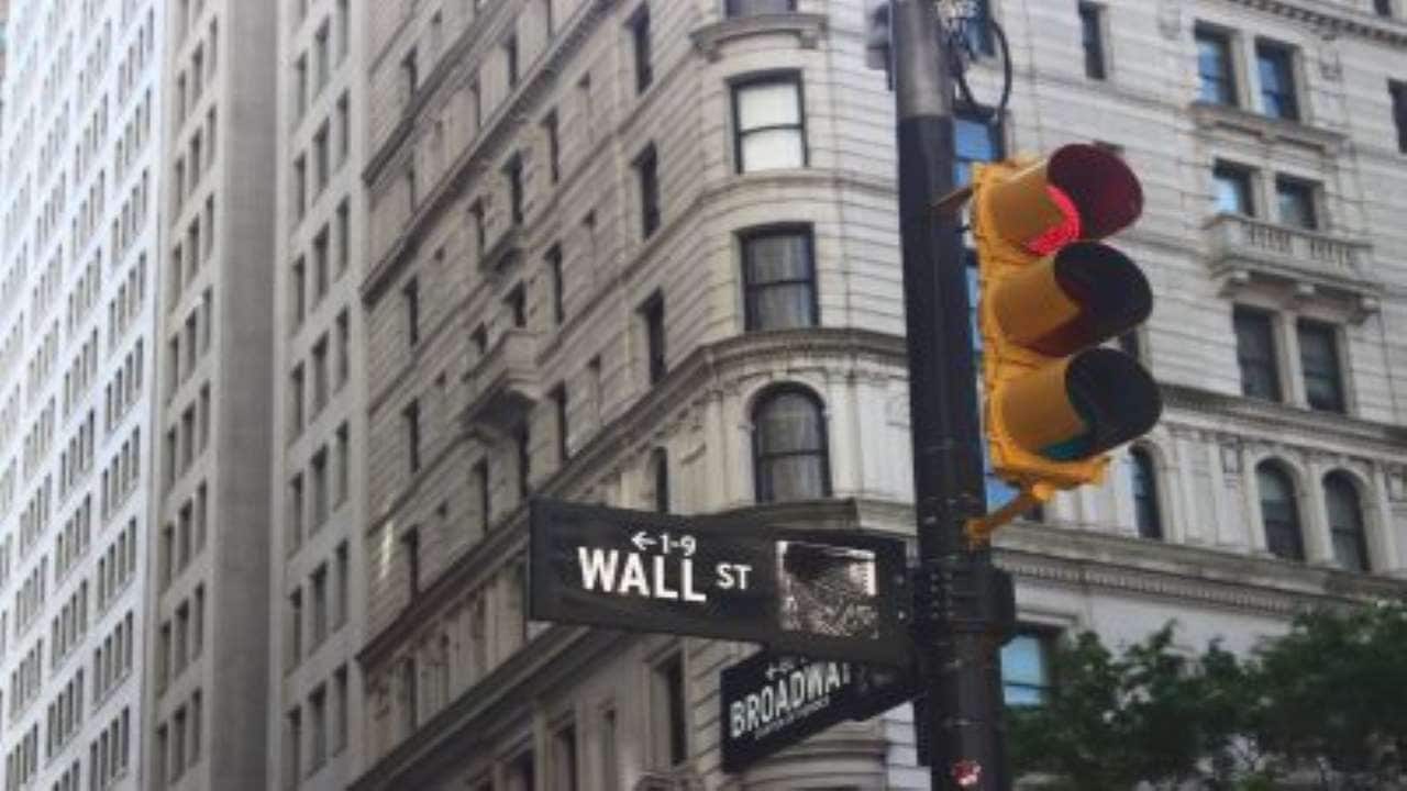 us-stock-market-live:-dow-futures-near-flat-line-after-3,000-point-rally-overnight