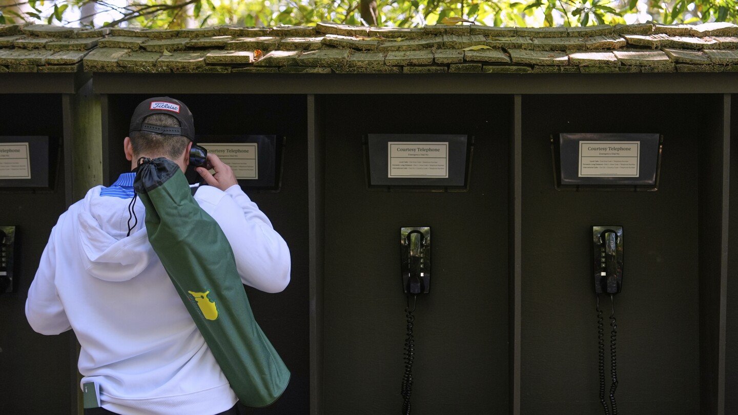 remember-public-phones?-the-masters-still-offers-old-school-devices-as-alternative-to-cellphones
