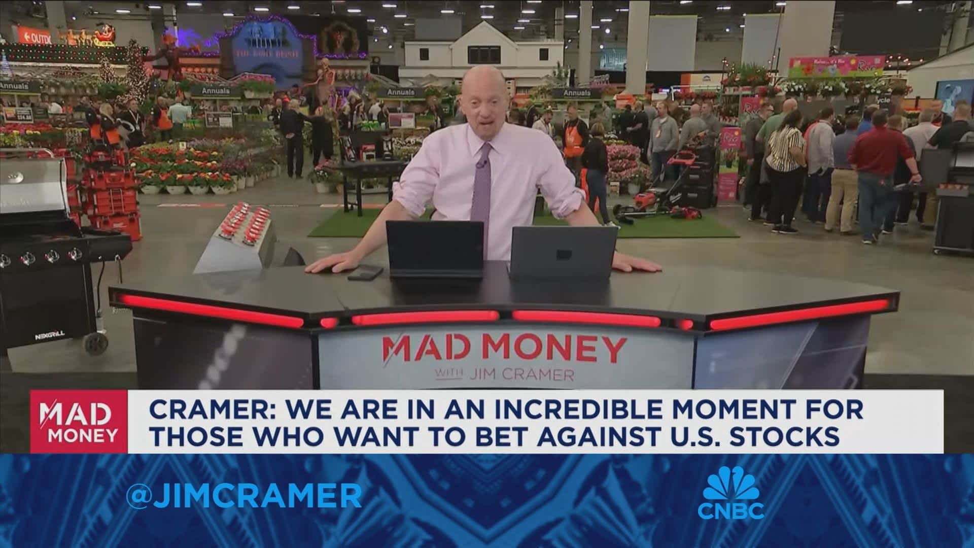 We are in an incredible moment for those who want to bet against U.S. stocks, says Jim Cramer
