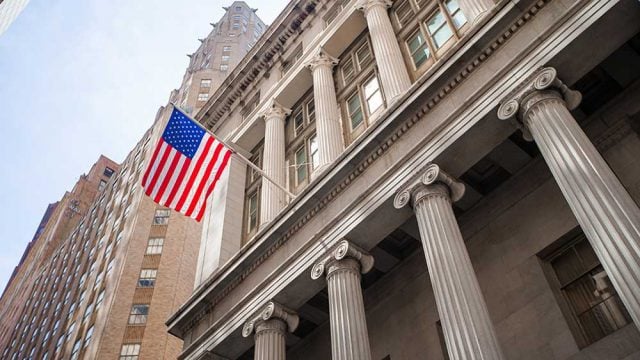 stock-wallstreet2-031317-shutter