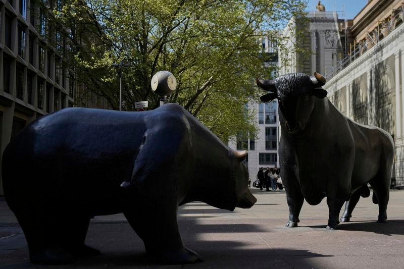 The bull and bear sculptures outside the stock market in Frankfurt, Germany, on April 16.