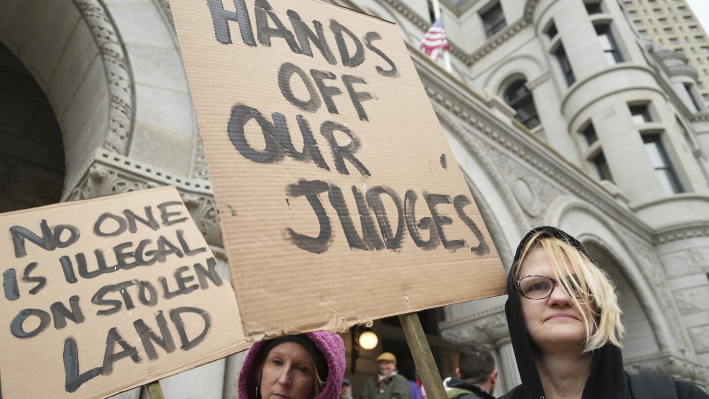 recent-immigration-arrests-at-courthouses-around-the-country-have-advocates-worried