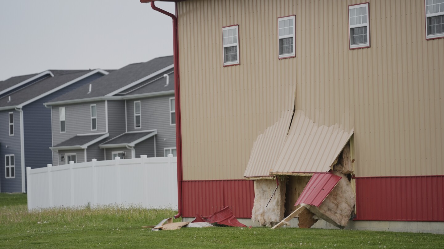 driver-who-killed-4-after-hitting-illinois-after-school-building-may-have-had-medical-emergency