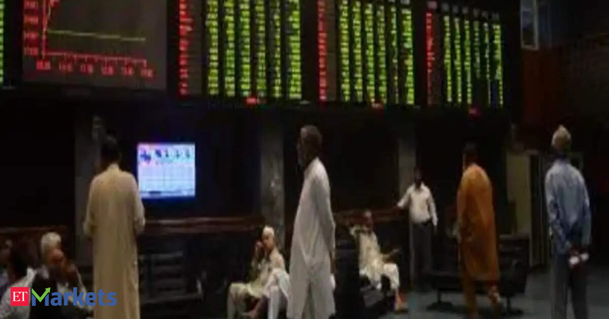pakistan-stock-market-sinks-over-7,000-points-since-april-22-amid-rising-india-pakistan-tensions