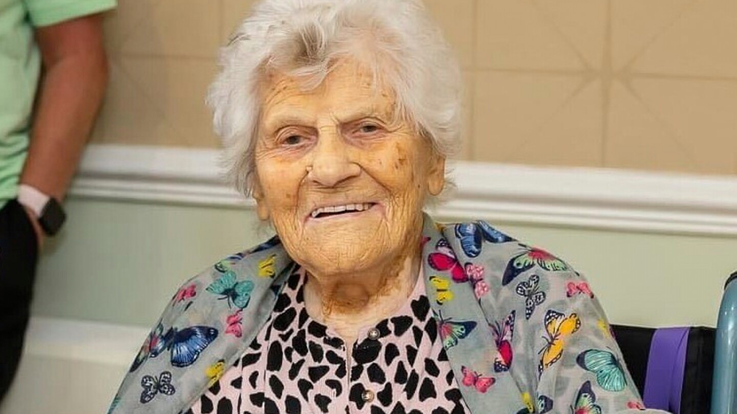 never-argue:-115-year-old-british-woman,-now-the-world’s-oldest,-gives-her-recipe-to-long-life
