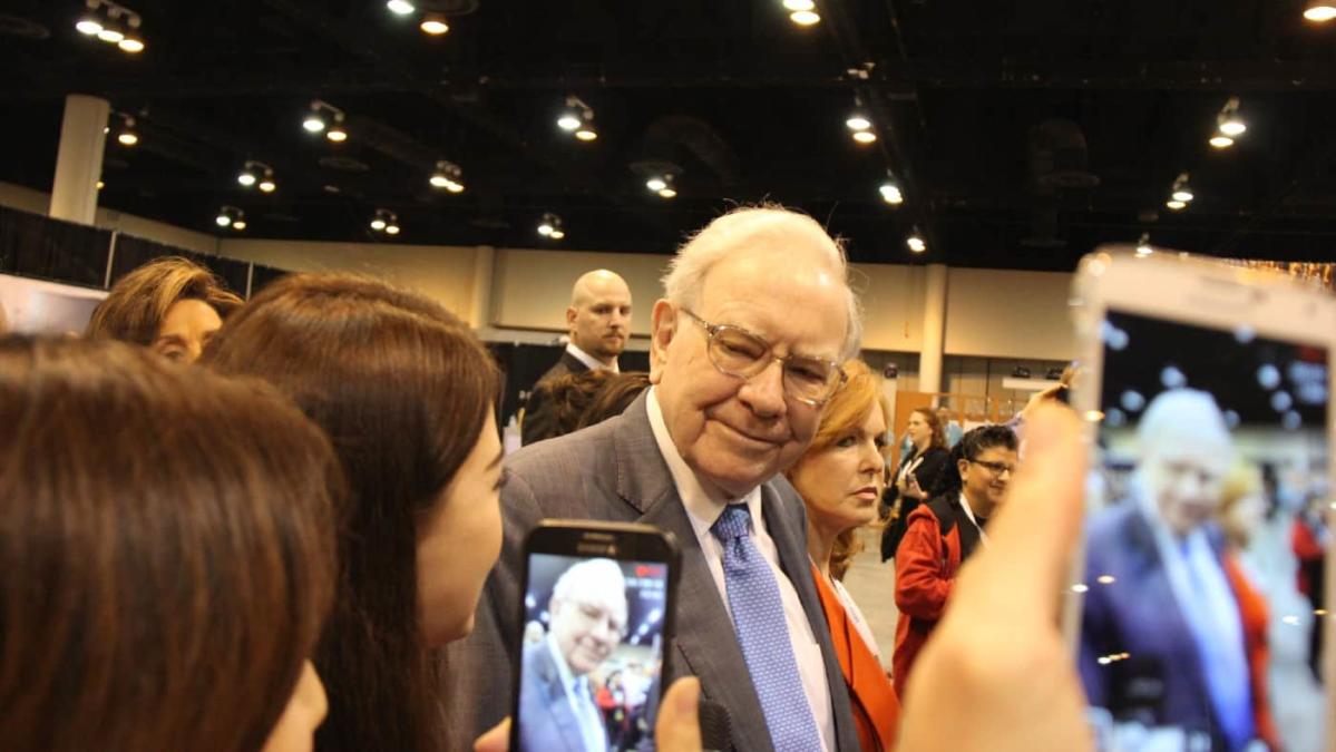 as-the-us-stock-market-starts-to-rebound,-here’s-warren-buffett’s-advice