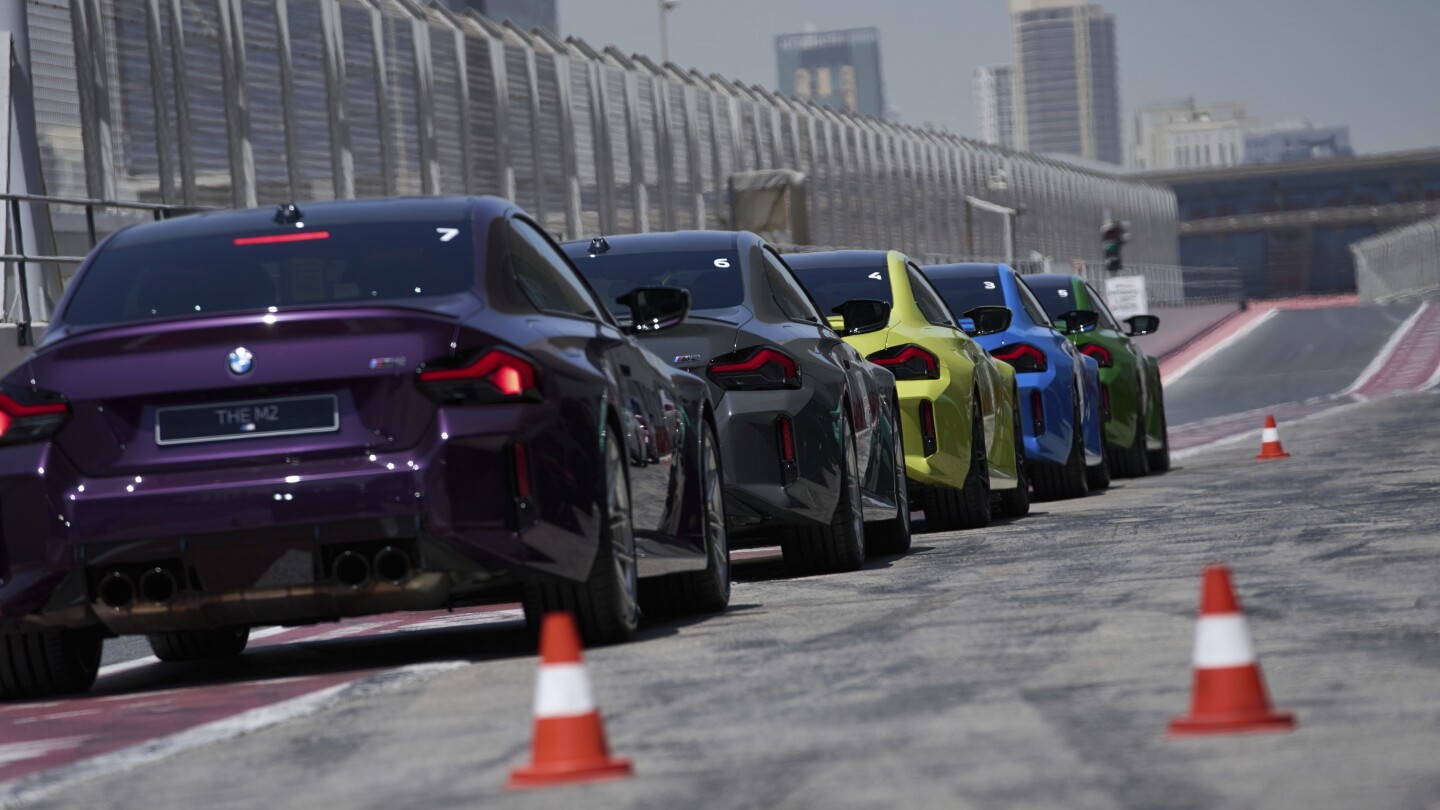 life-in-the-fast-lane:-middle-east’s-first-all-women-supercar-club-smashes-petrolhead-stereotypes