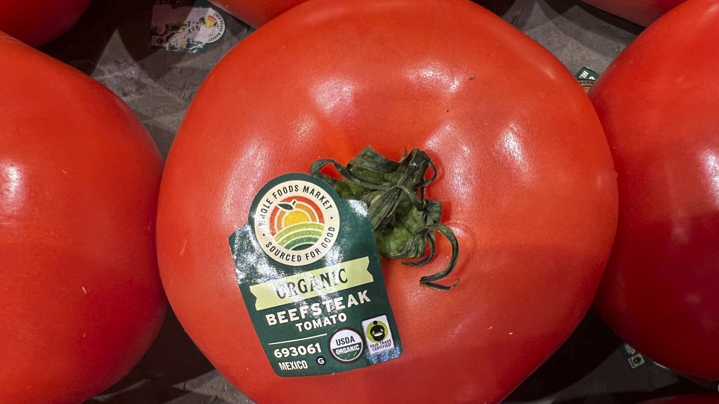 amid-cinco-de-mayo-celebrations,-a-tax-on-mexican-tomatoes-looms