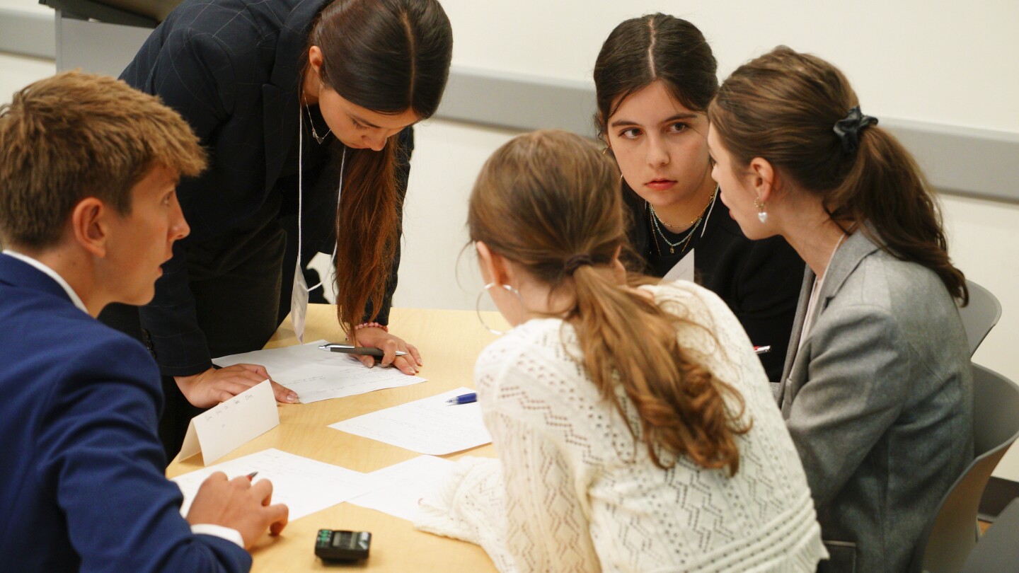 from-debate-to-dialogue:-in-a-contentious-era,-‘ethics-bowl’-offers-students-a-gentler-alternative