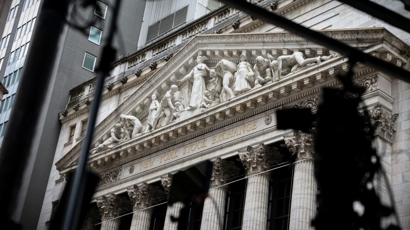 here-are-the-top-10-things-we’re-watching-in-the-stock-market-monday