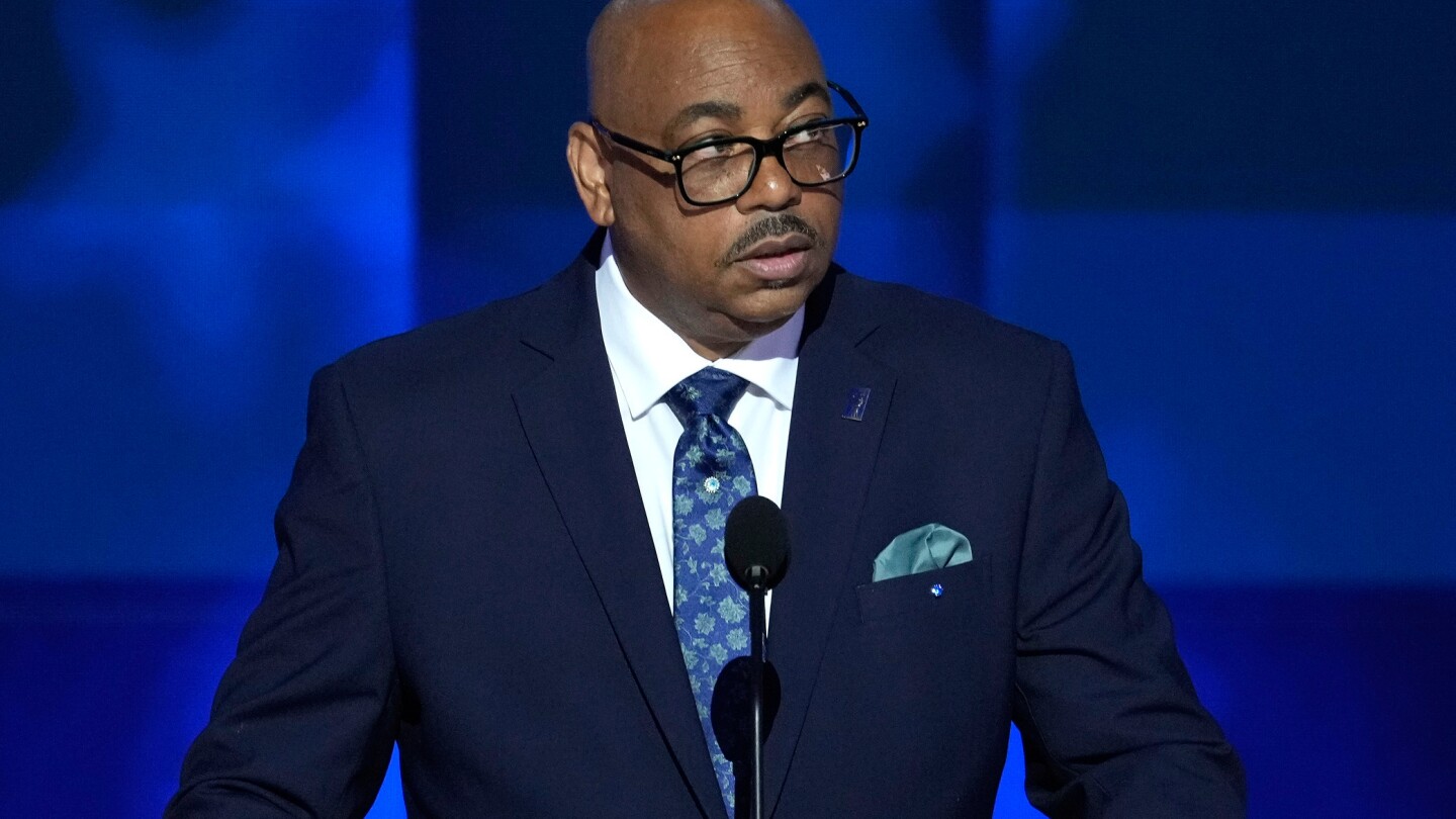 afge-president-says-downsizing-after-trump’s-order-threatens-the-union’s-survival